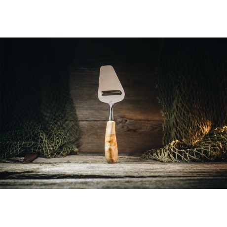 Juustuhöövel traditsiooniline kadakas.jpg